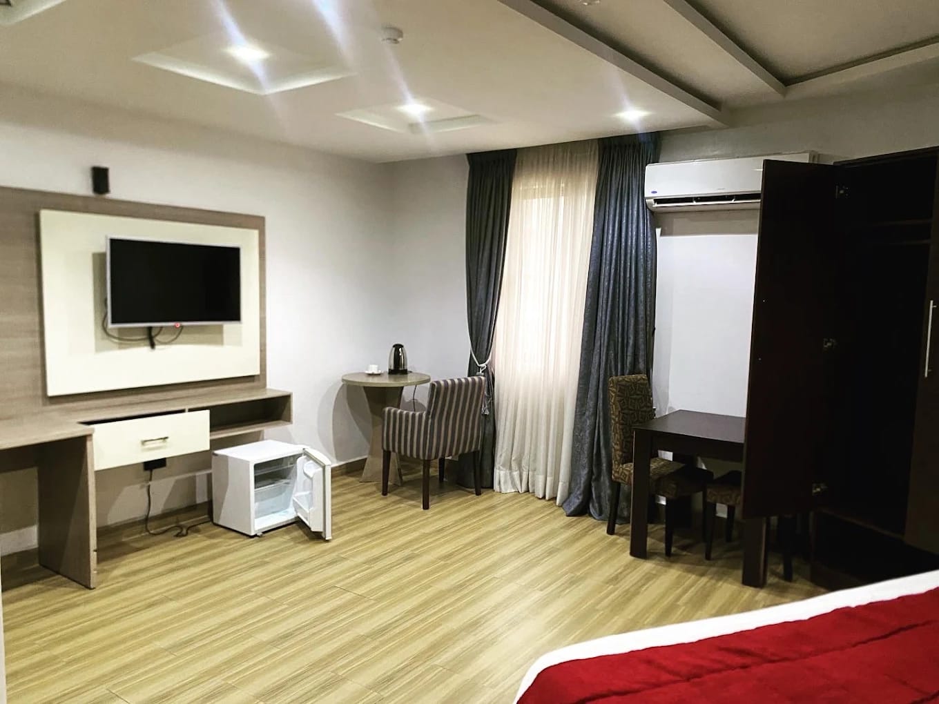 Executive Suite 1