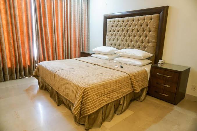 Deluxe Suite 1
