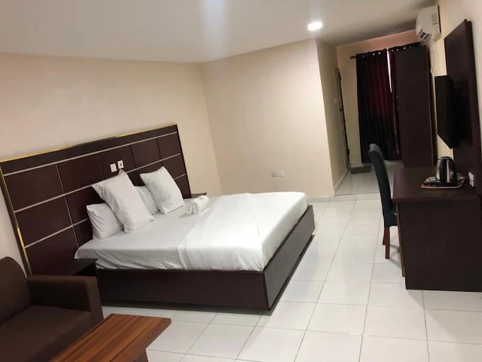 Signature Suite(Room, Palour and Toilet 1
