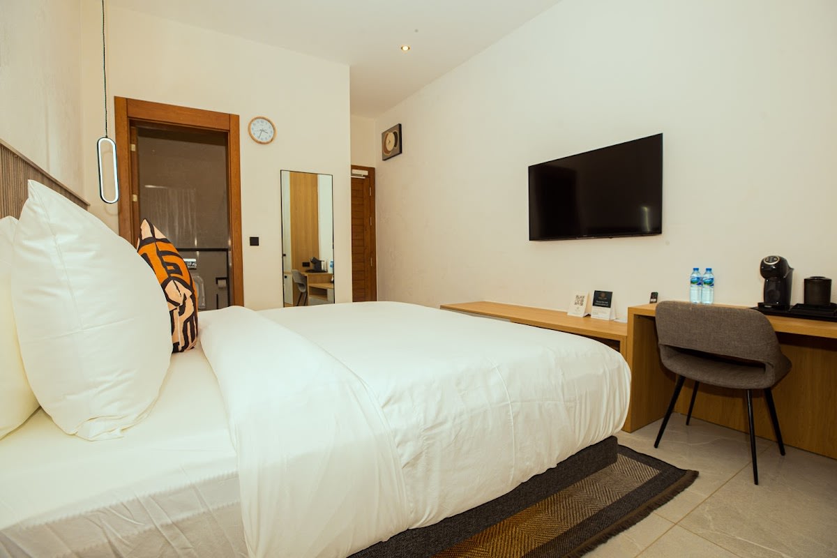 SOLACE ROOM 1