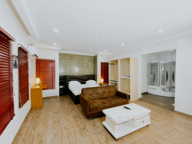 Silver Room (Copy) (Copy) 1