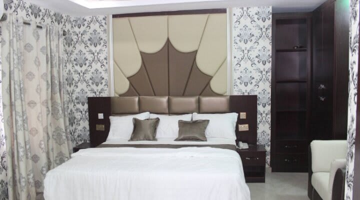 Deluxe Room 1