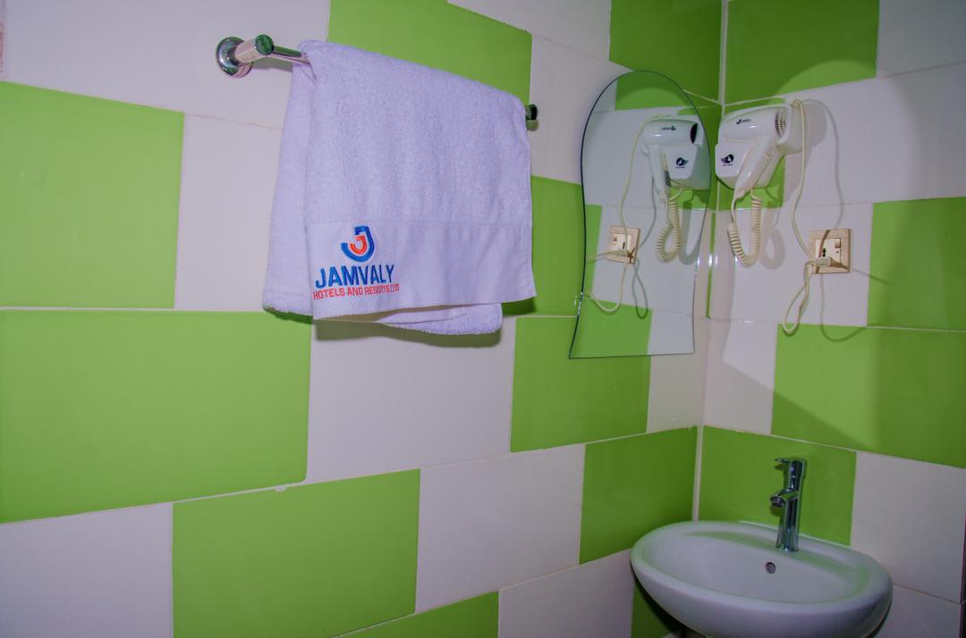 Business Suite 1