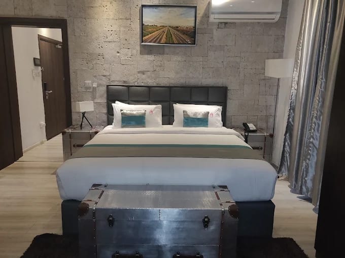 Neya Suite 1