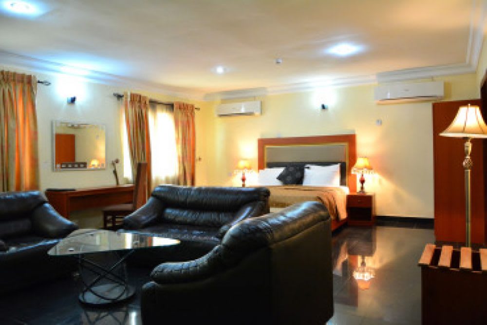 ELITE SUITE 1