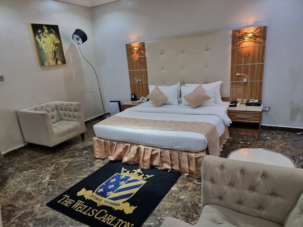 JUNIOR SUITE 1