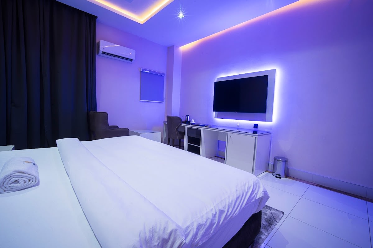 Diamond Suite 2 1