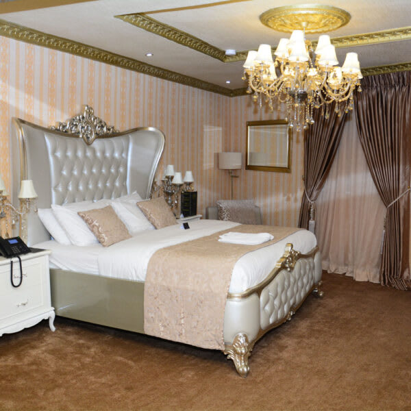 Royal Luxury Suites 1