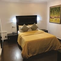 Deluxe Suite 1