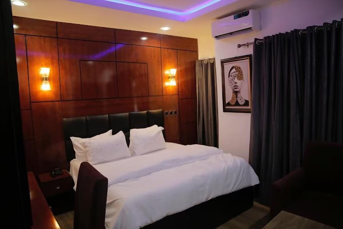 Executive Suite 1