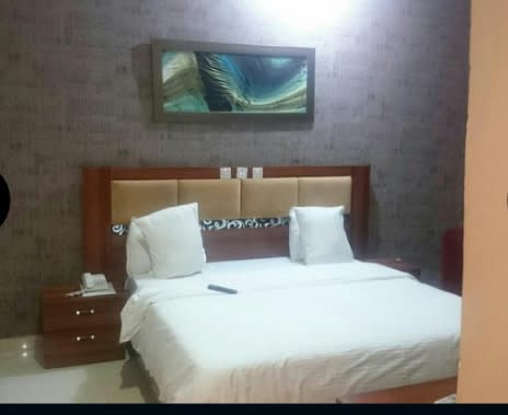 Deluxe Room 1