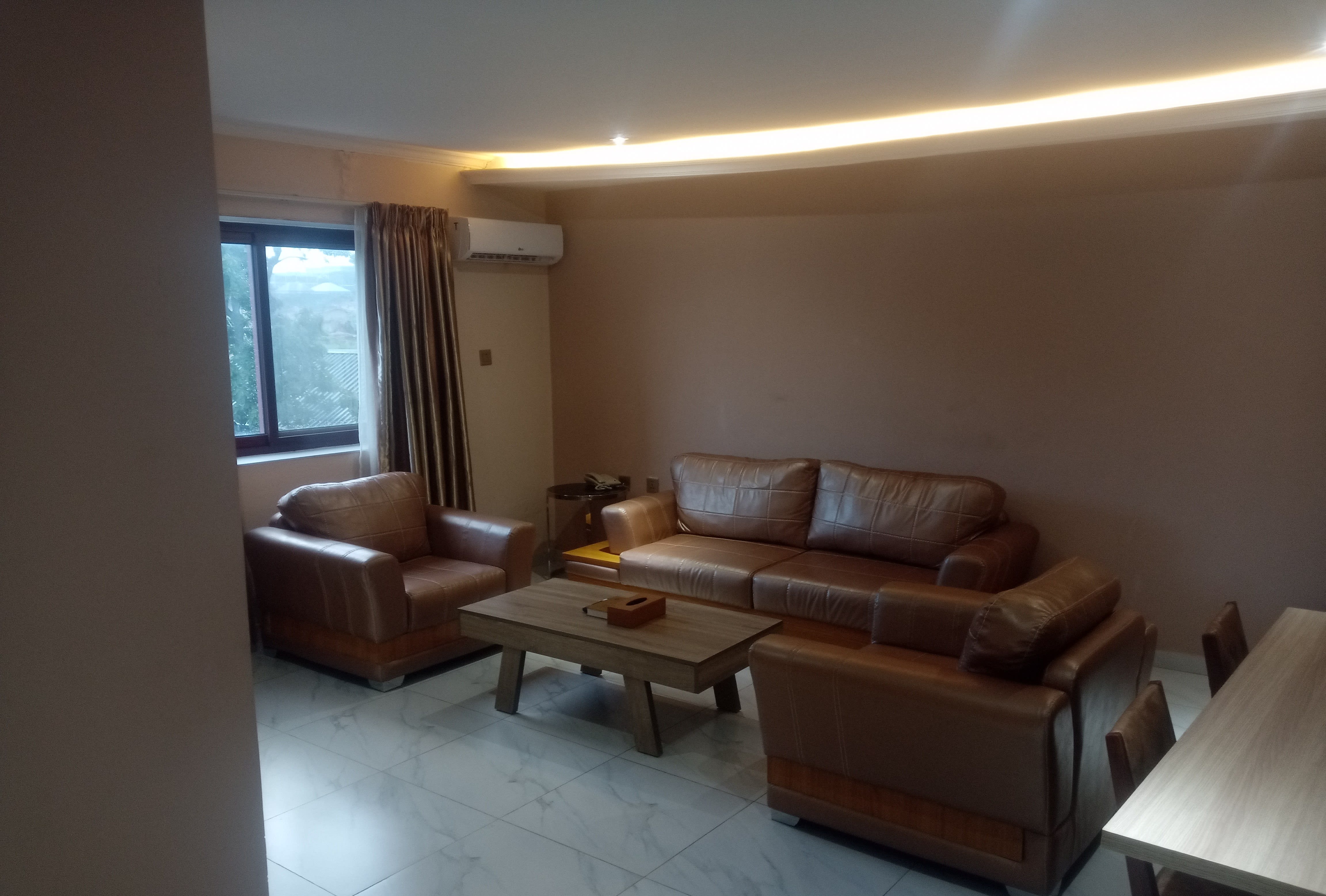Queen Suite 1