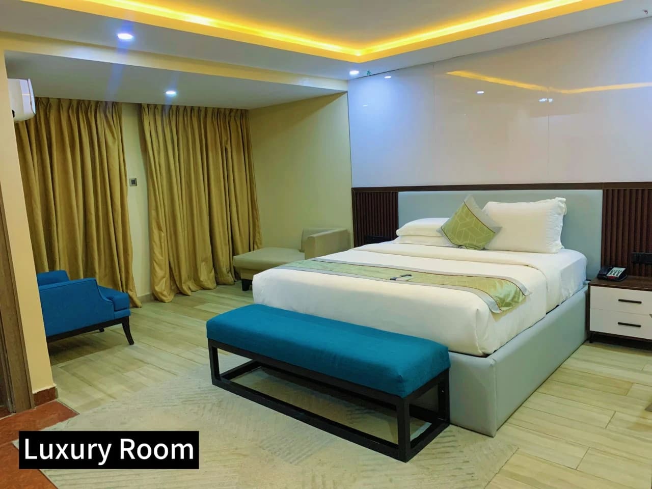 Luxury Room 1