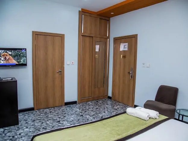 Studio B 1