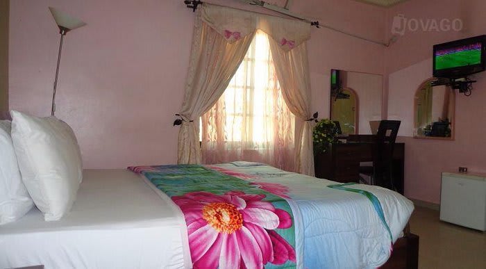 Royale Suite 1