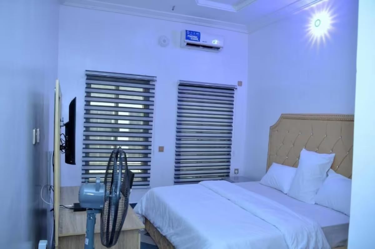 One-Bedroom Apartment 1