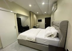 Deluxe Room 1