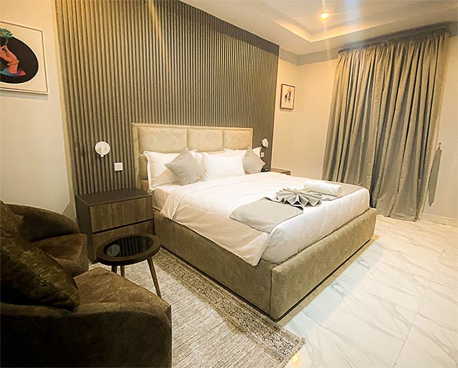 2 Business Suite 1