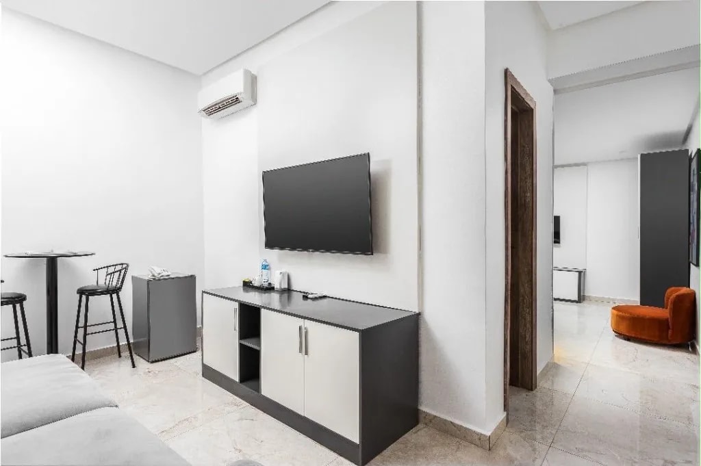 One Bedroom Suite 1