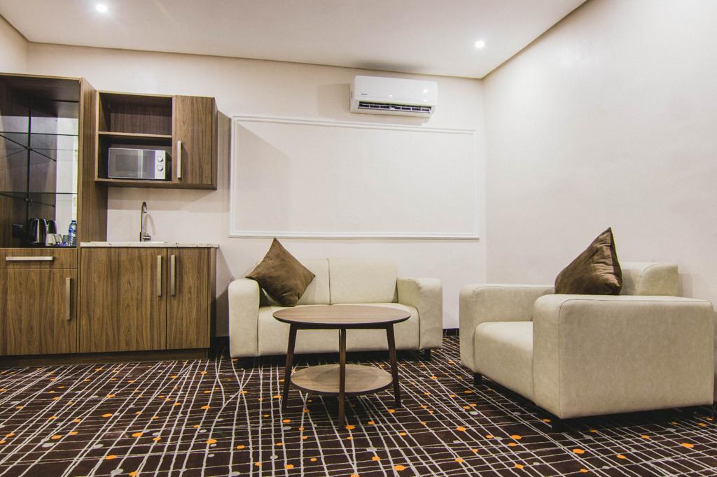 Suite 1