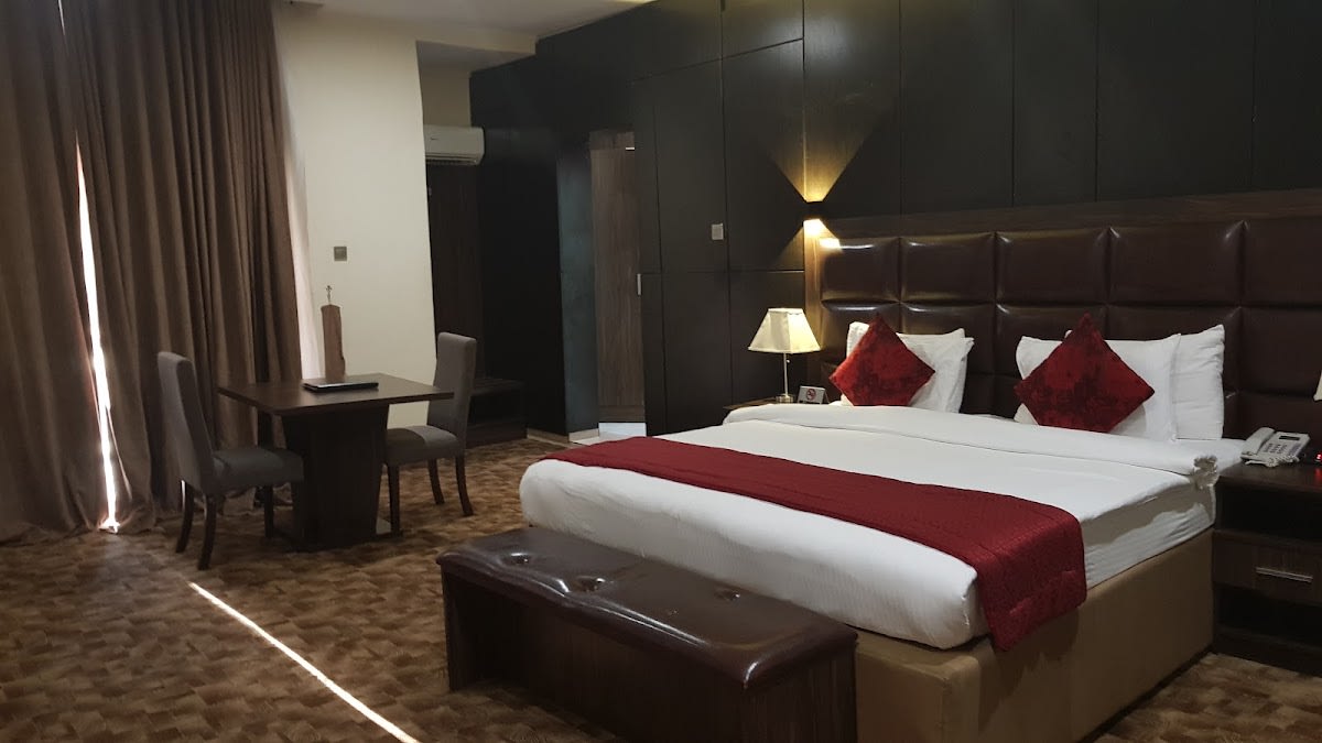Deluxe Room, City View 1