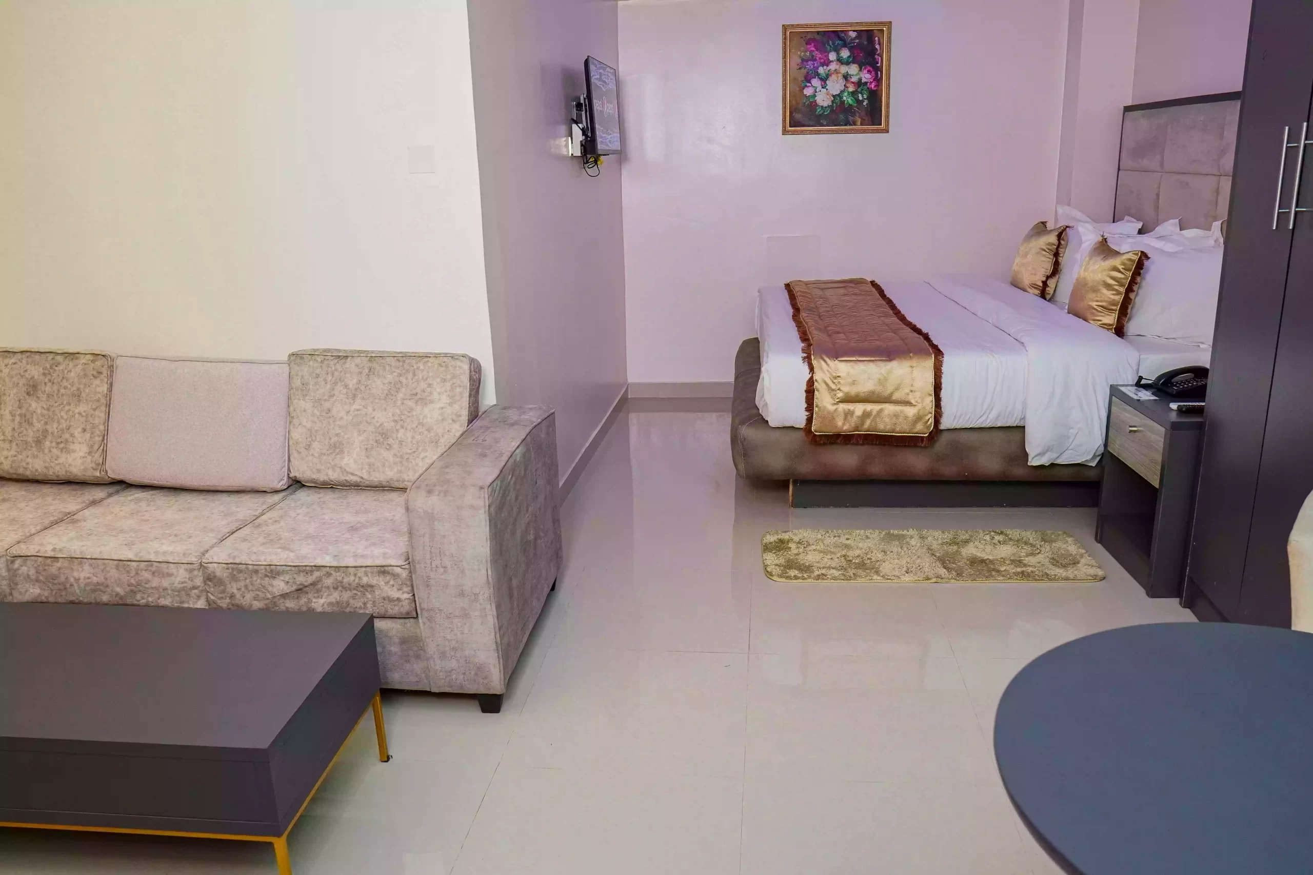 Deluxe Room 2 1