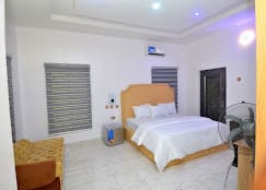One-Bedroom Apartment 1