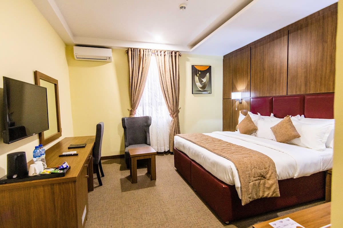 Ambassador Suite 1