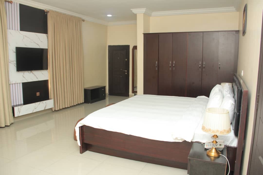 Business Suite 1