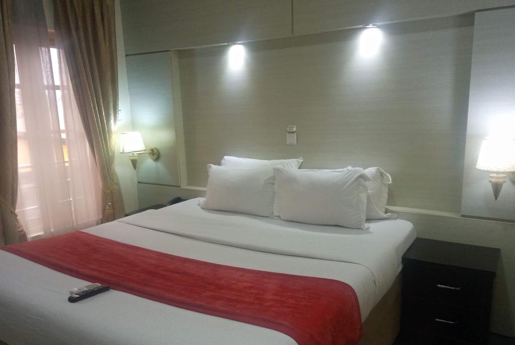 Deluxe Room 1