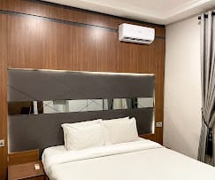 1 Bed Deluxe 1