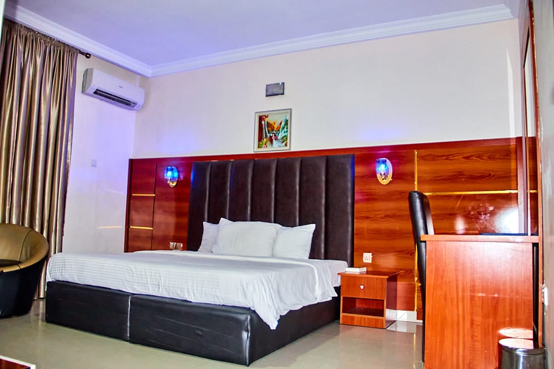 Luxury Diplomatic Room 1