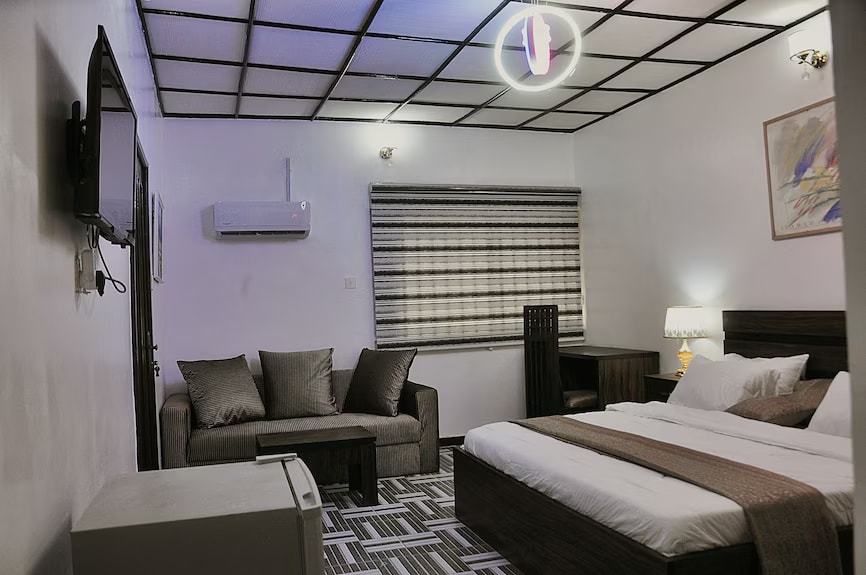 Suite 1