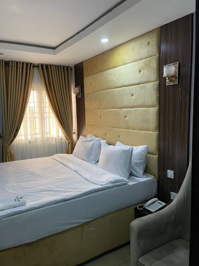 Executive Chamber 1