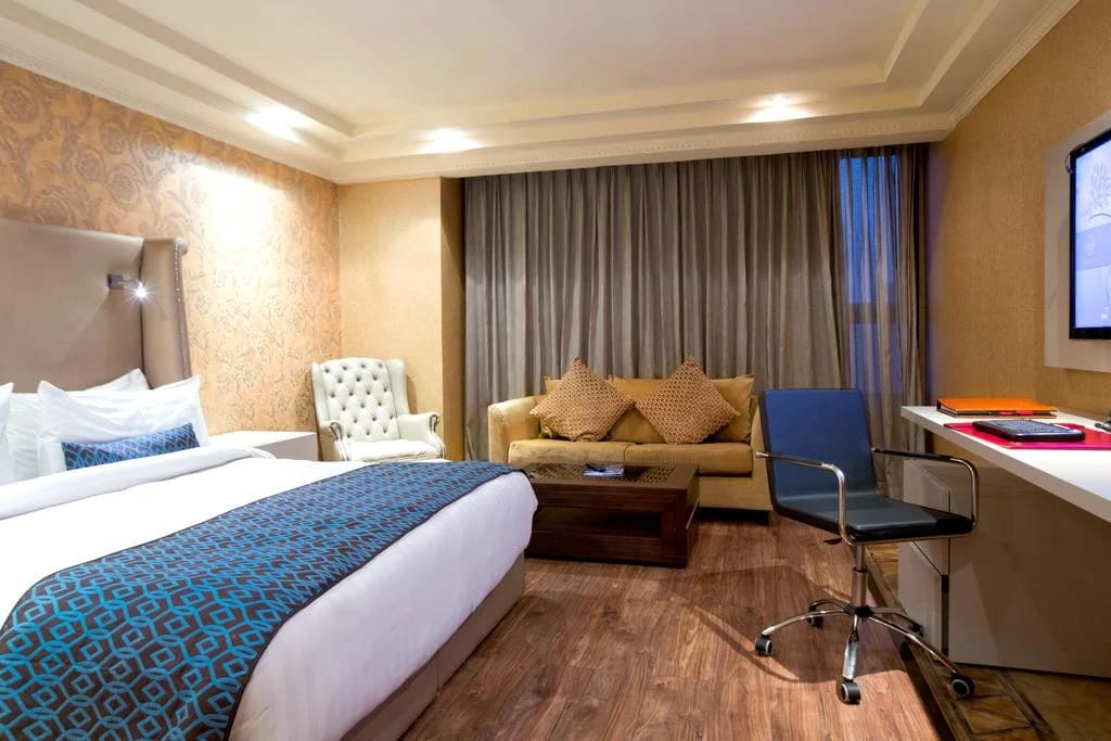Deluxe Room 1