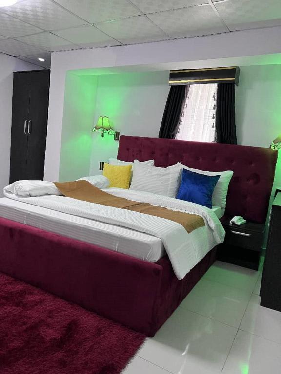 Deluxe Bed Only 1