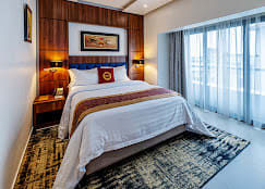 Classic Business Suite 1