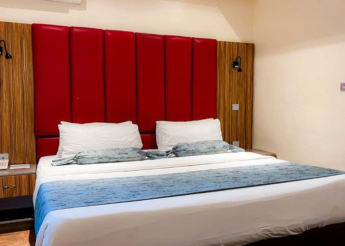 Deluxe Suite 1