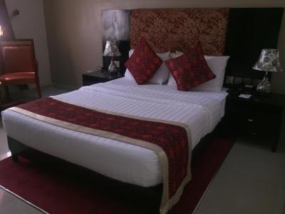 pinnacle room 1