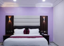 DELUXE ROOM 1