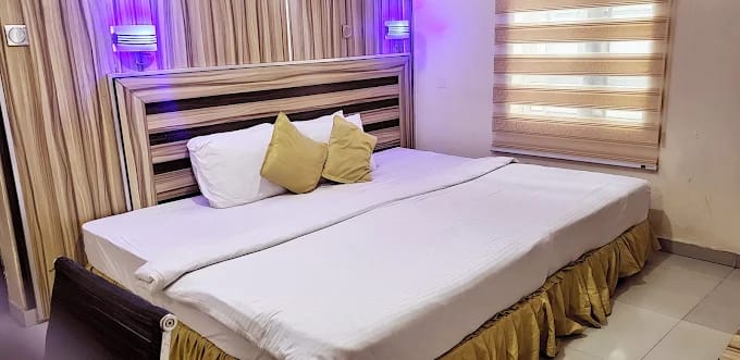 Deluxe Room 1