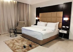 Deluxe Room 1