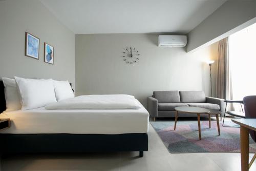Deluxe Room 1