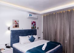 Superior King Suite 1