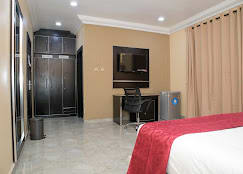 EXECUTIVE ROOM 1