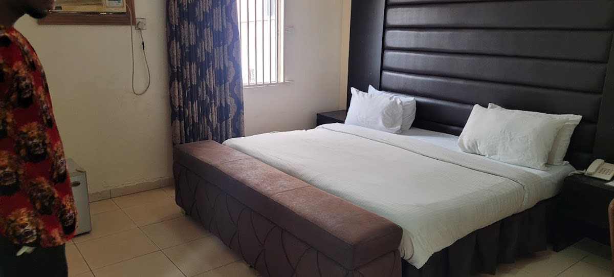 Luxury Suite 1