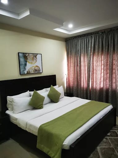 Alcove Room 1