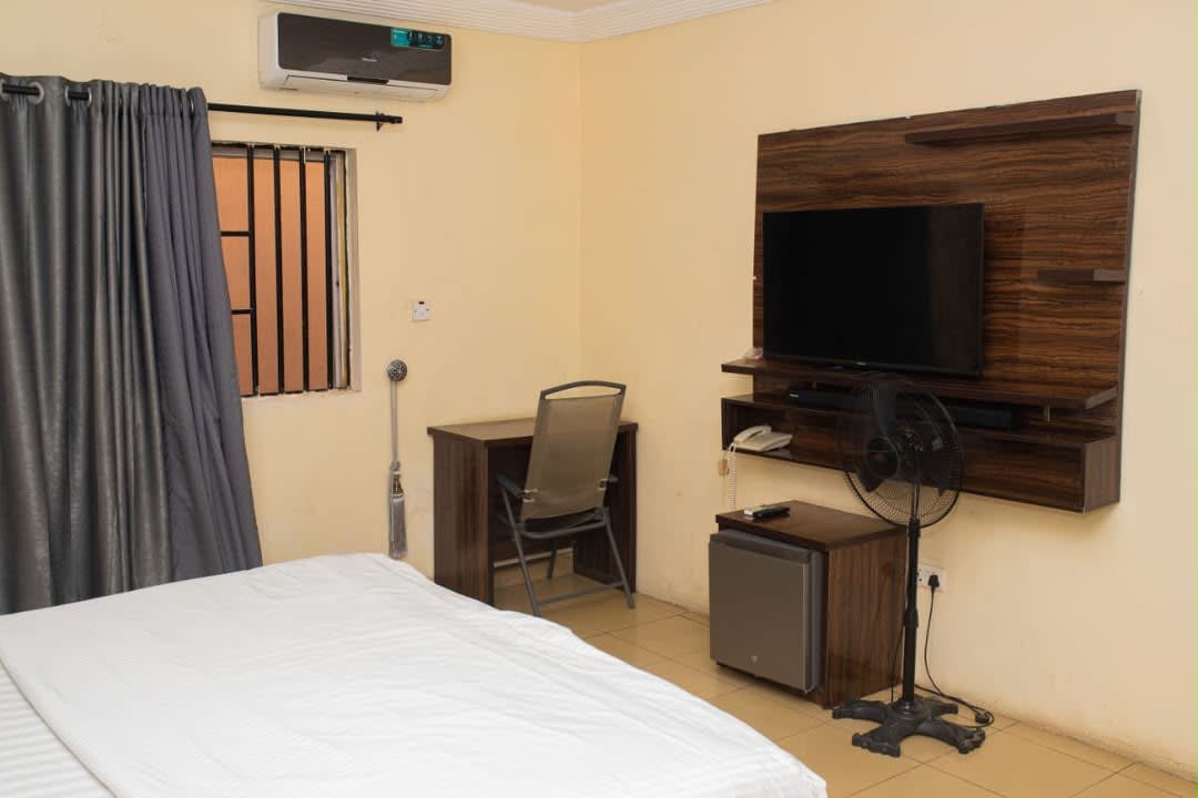 Room102 1
