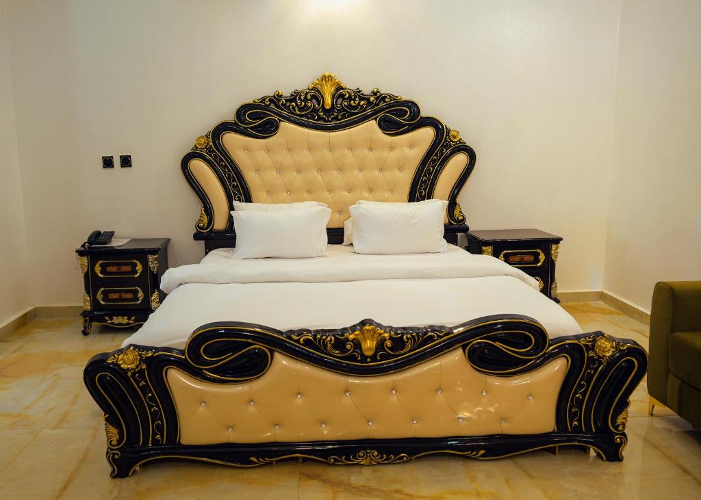 Superior Suite 1