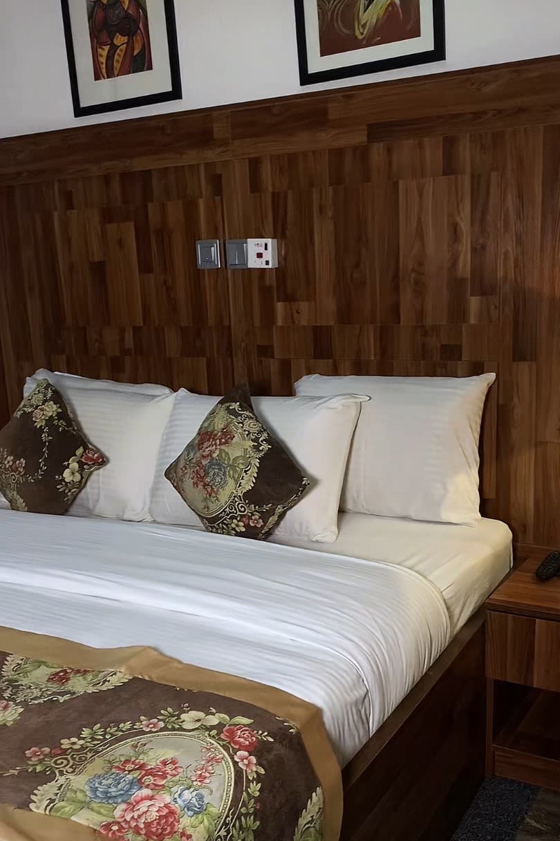 The Signature One-Bedroom Presidential Suite 1